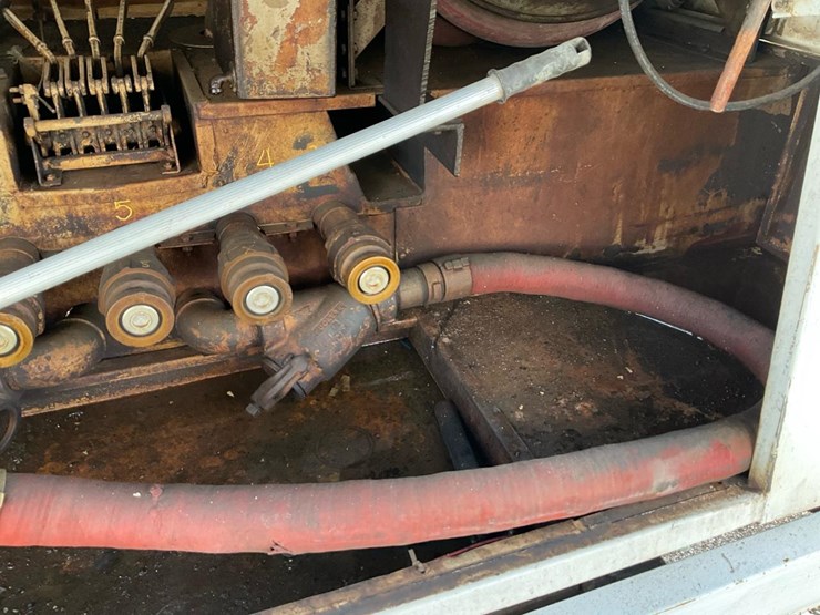 international-1854s-image-40