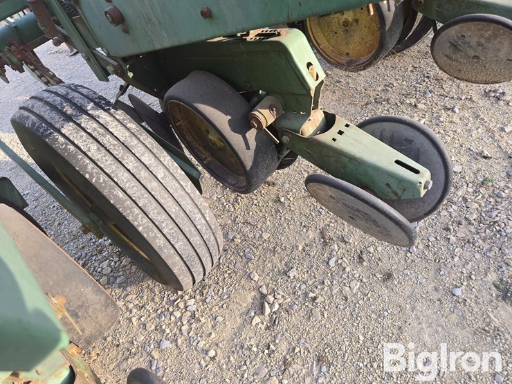 john-deere-7000-image-15