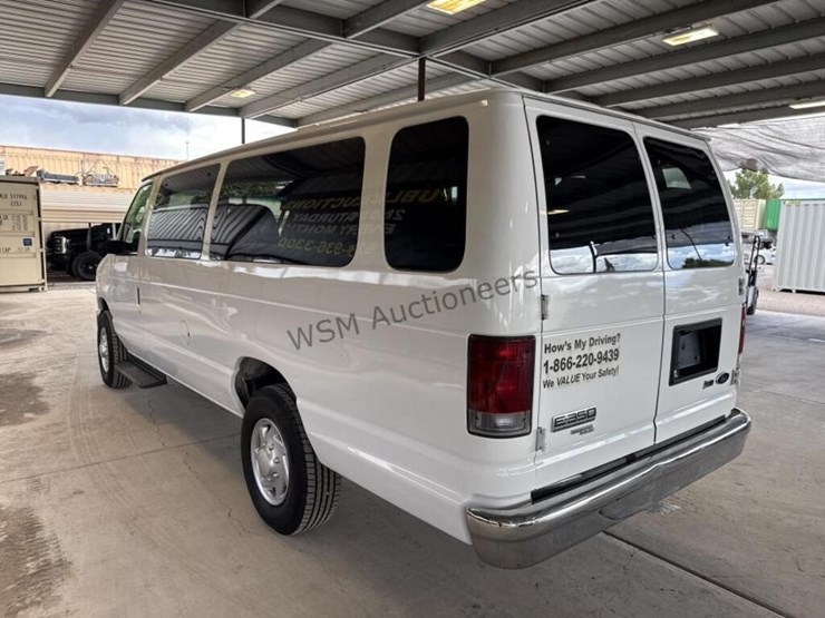 2009-ford-e350-image-6