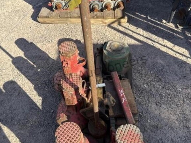 pallet-of-asst-jack-stand-and-jacks-image-4