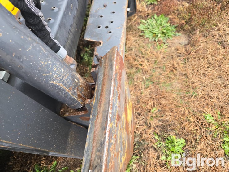 new-holland-l220-image-10