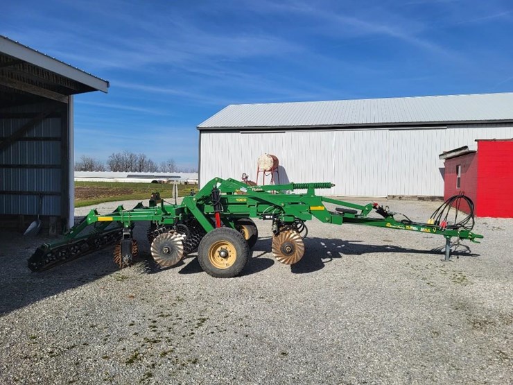 2022-great-plains-1000tm-image-2