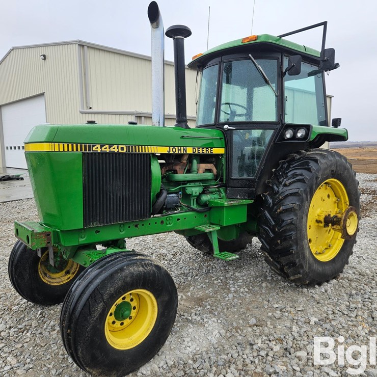 JOHN DEERE 4440