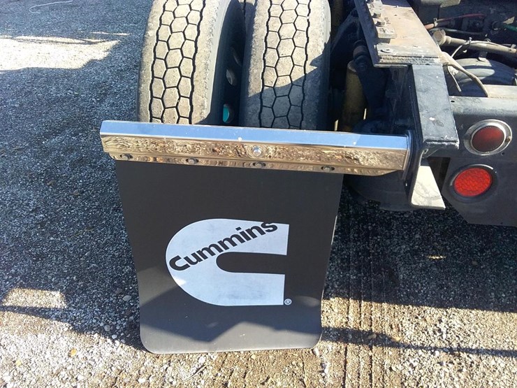 1996-freightliner-fld120-image-23