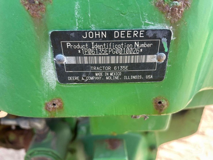 john-deere-6135e-image-5