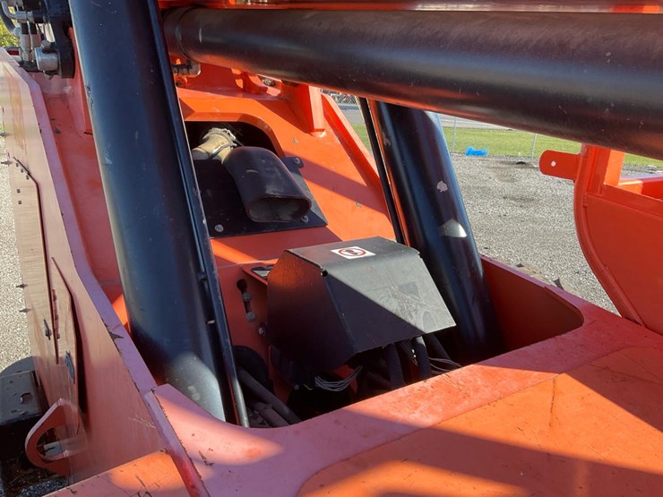 2016-sky-trak-6042-image-52