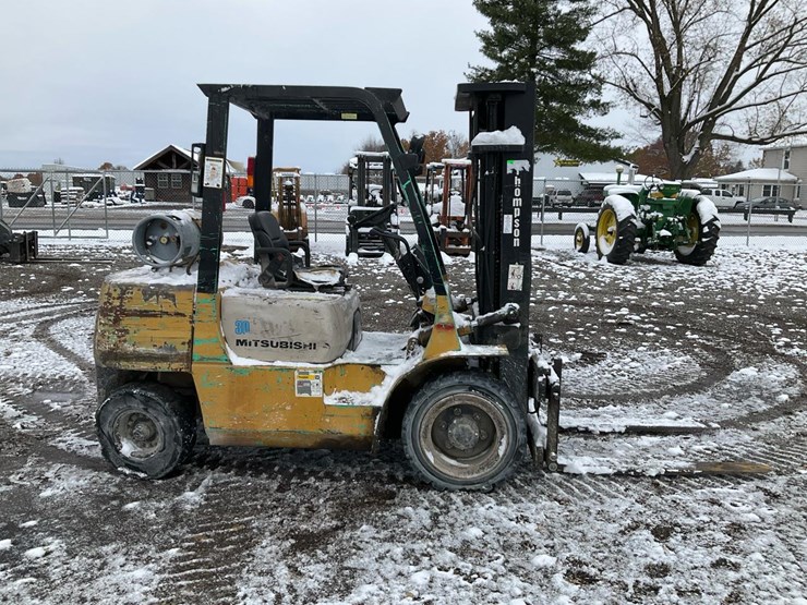 mitsubishi-fg30-image-6