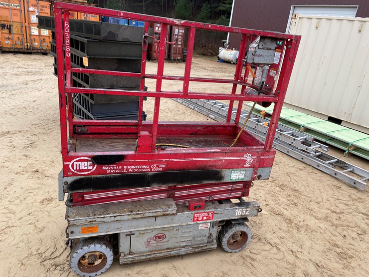 #300-•-1996-mec-scissor-lift-image-1