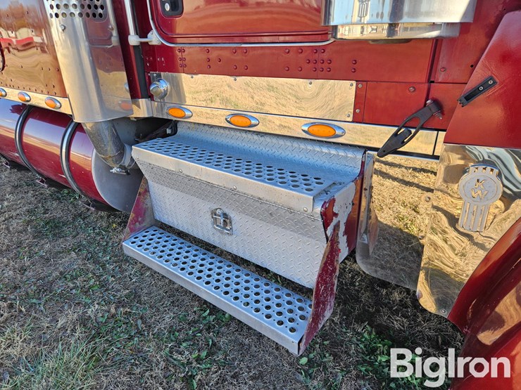 kenworth-w900l-image-17