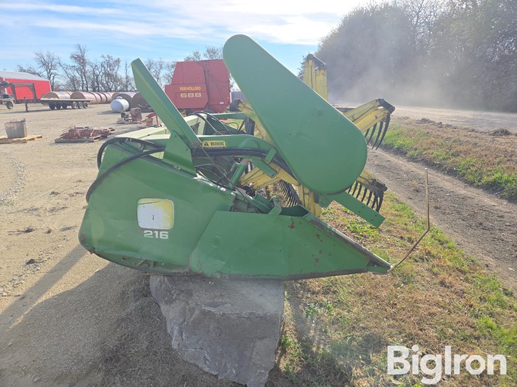 john-deere-216-image-4