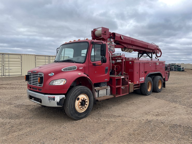 #1119-•-2009-freightliner-digger-derrick-(has-mn-title)-image-1