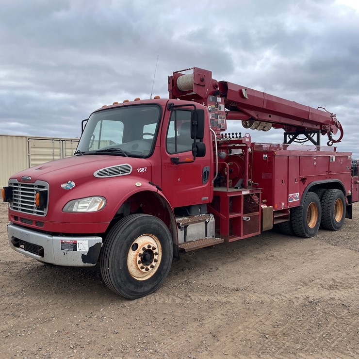 #1119 • 2009 Freightliner Digger Derrick (Has MN Title)