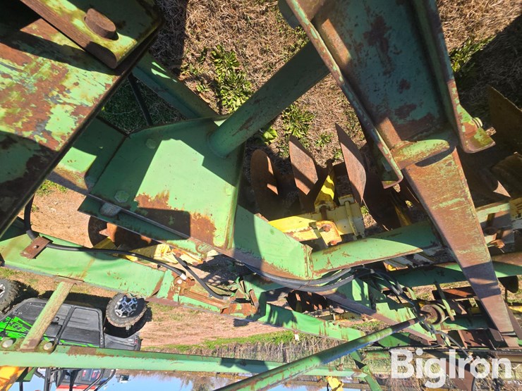 john-deere-230-image-19