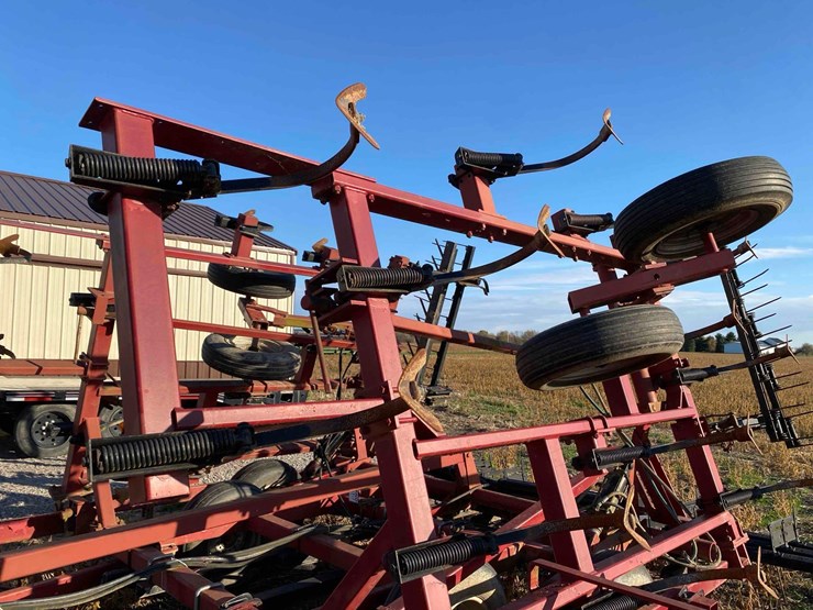 case-ih-4300-image-36