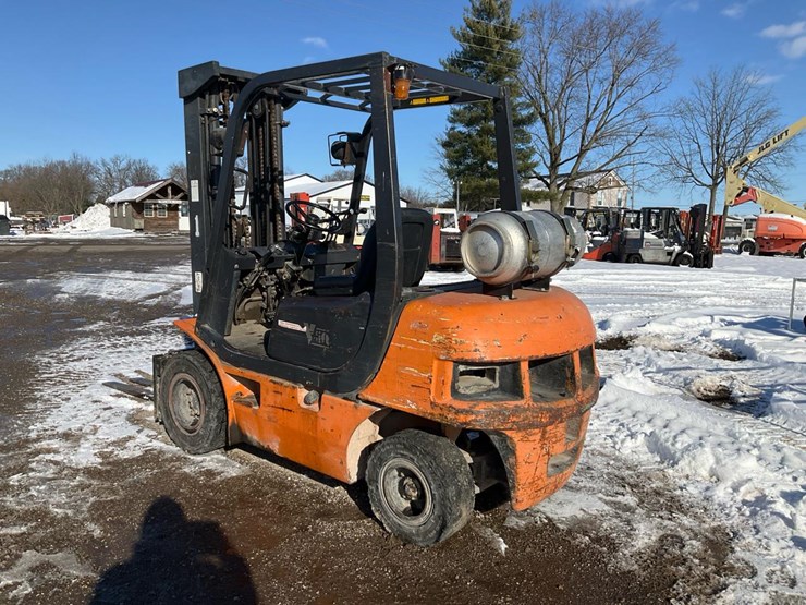 #1361-•-samsung-v-lift-forklift*-image-3