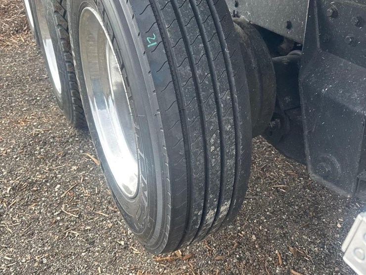 1999-kenworth-t800-image-11