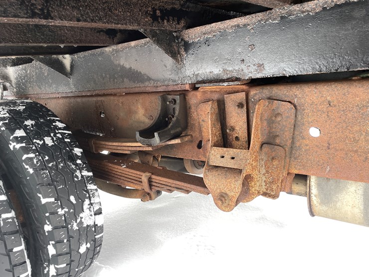 #1169-•-2001-chevrolet-3500-dump-box-truck-(has-mn-title)-image-29