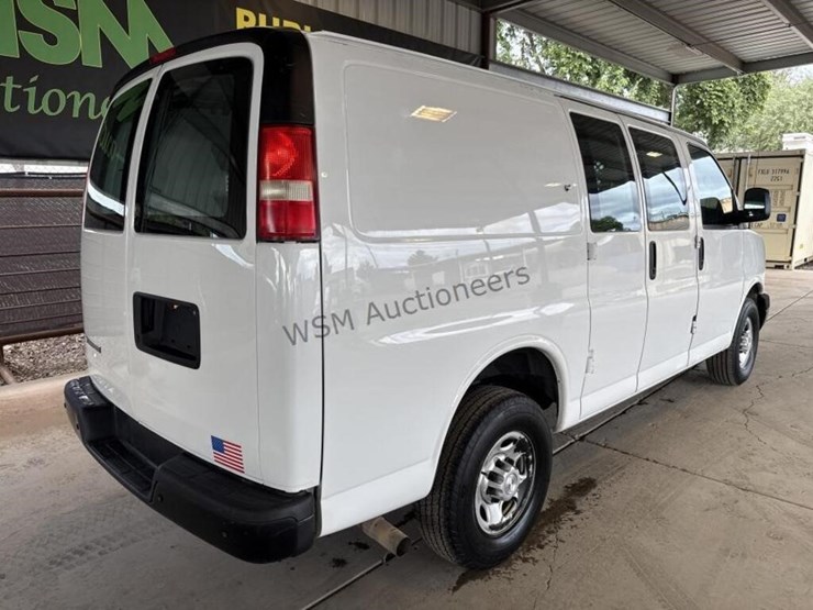 2014-chevrolet-express-2500-image-9