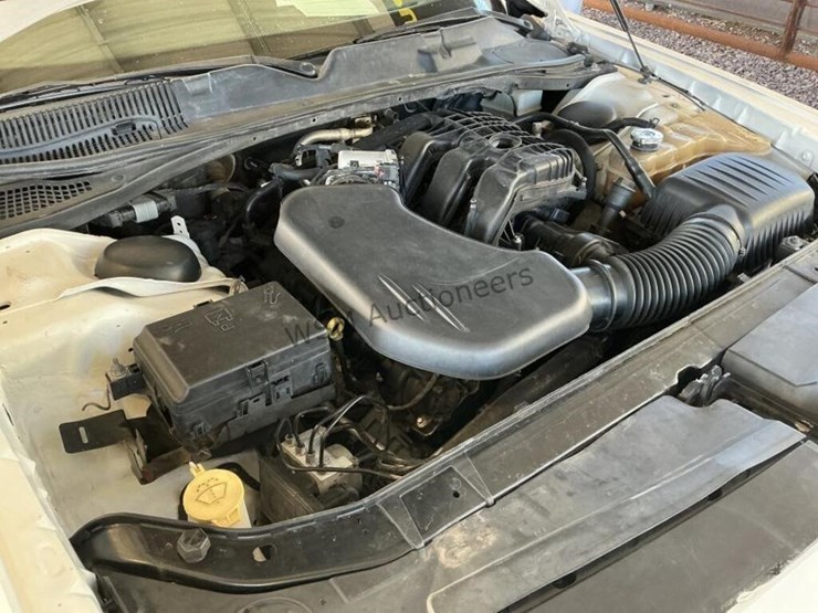 2016-dodge-challenger-sdn-image-9