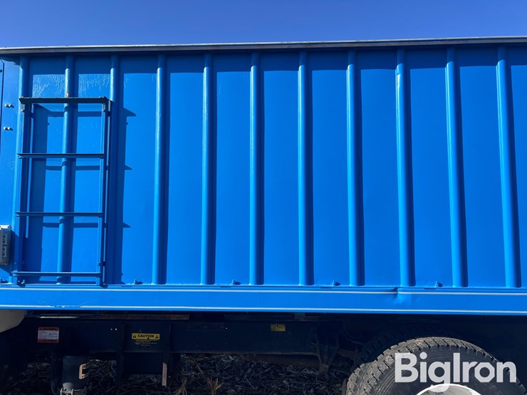 international-4900-image-11