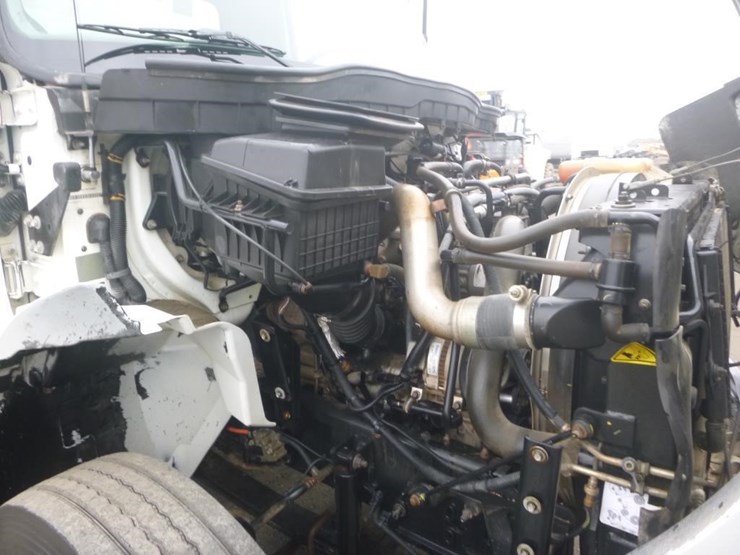 2013-international-durastar-4400-image-23