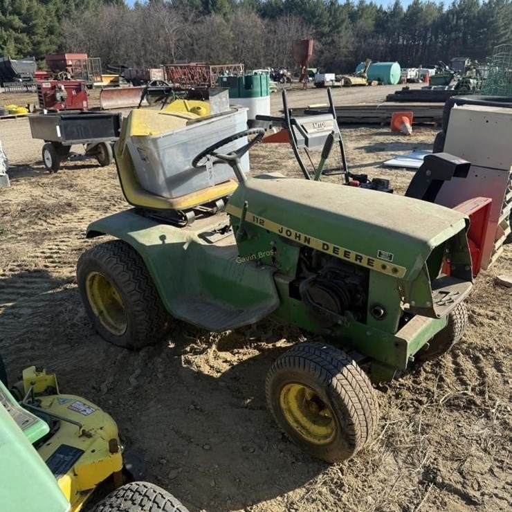 JOHN DEERE 112