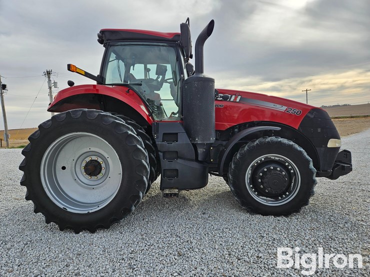 case-ih-magnum-250-image-4