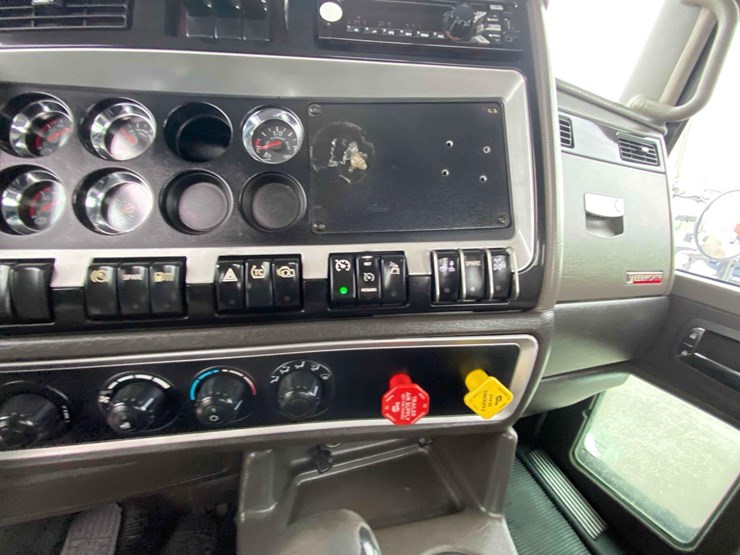 2016-kenworth-t400-image-46