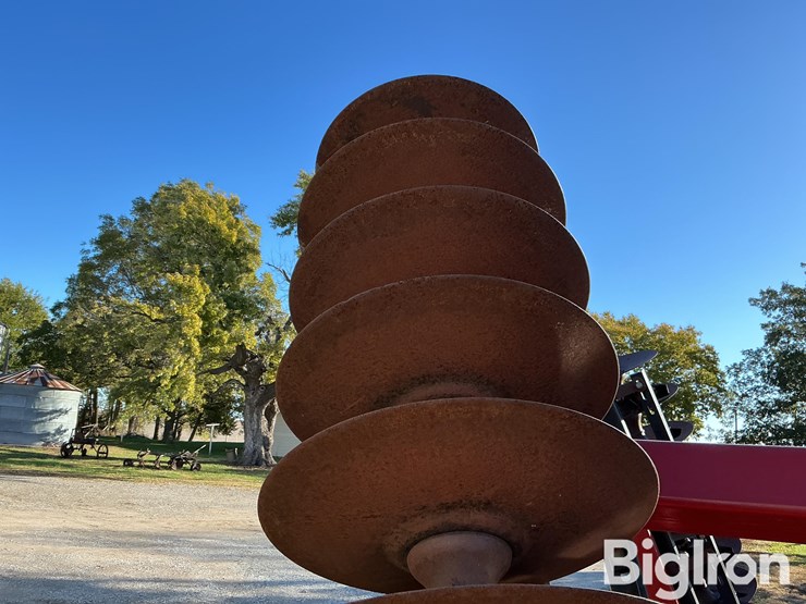 case-ih-370-image-17