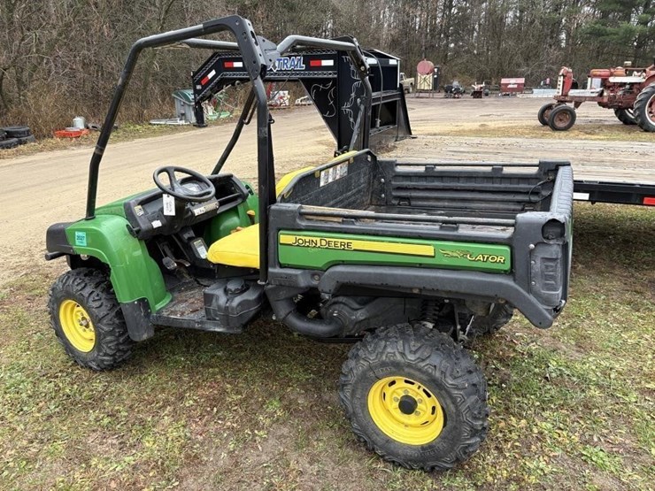 2014-john-deere-gator-image-10
