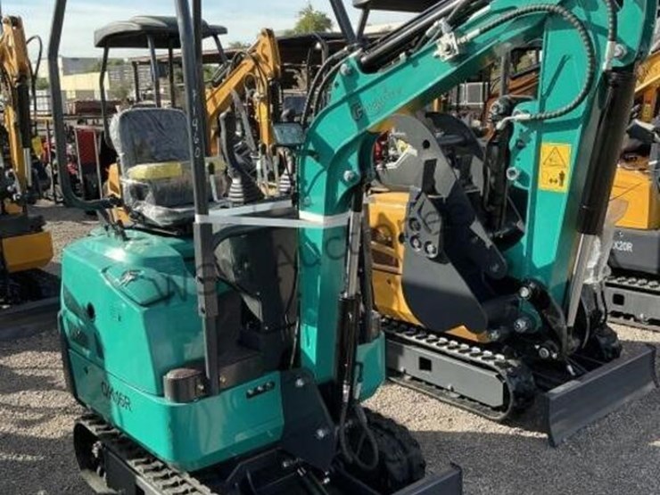 2025-cfg-qk16r-mini-excavator-image-1