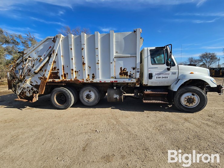 2003-international-7400-image-4