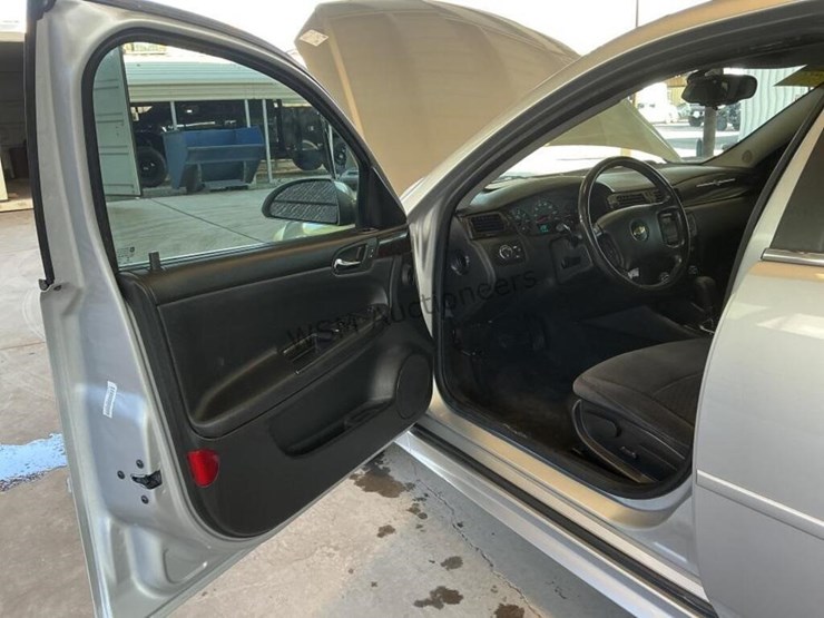 2014-chevrolet-impala-sdn-image-19