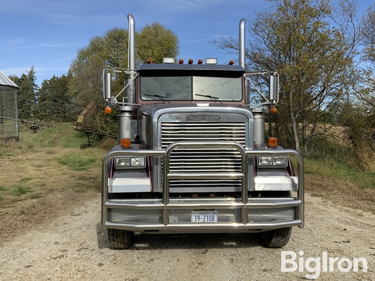 1996-freightliner-fld120-image-2