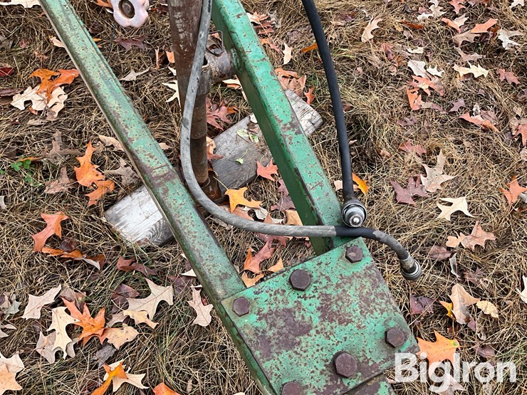 john-deere-230-image-10