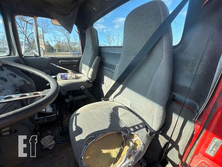 1995-ford-ltl9000-image-22