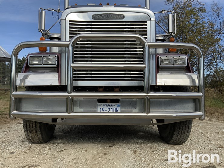 1996-freightliner-fld120-image-11