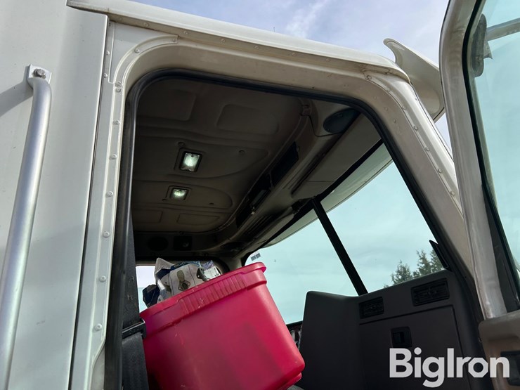 2003-international-9400-image-17