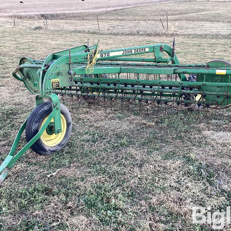 JOHN DEERE 672