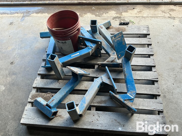 kinze-row-unit-mounts-image-2