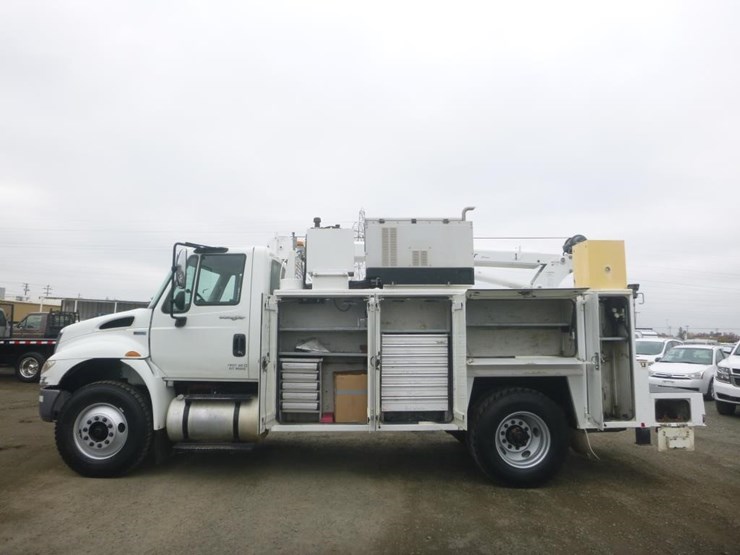 2013-international-durastar-4400-image-5