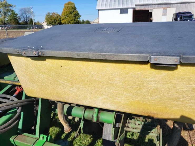 john-deere-7000-image-28