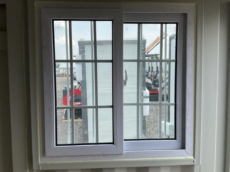 #4019a-•-one-trip-8'-mini-container-image-15