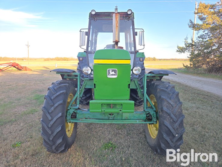 john-deere-3140-image-2