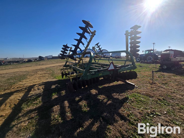 john-deere-230-image-7