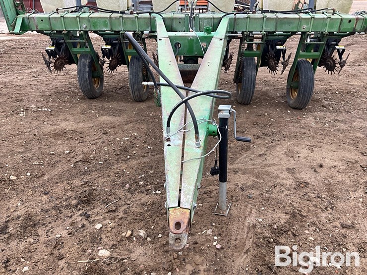 john-deere-7000-image-10