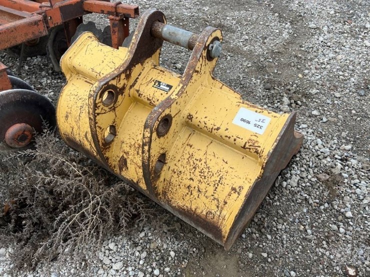 35"-muck-bucket-image-2