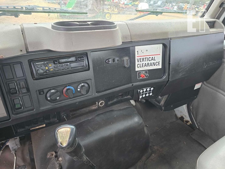 international-4700-image-22