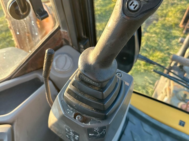 volvo-bl70b-image-22