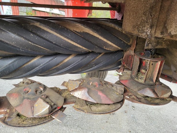 2014-new-holland-h7230-image-37